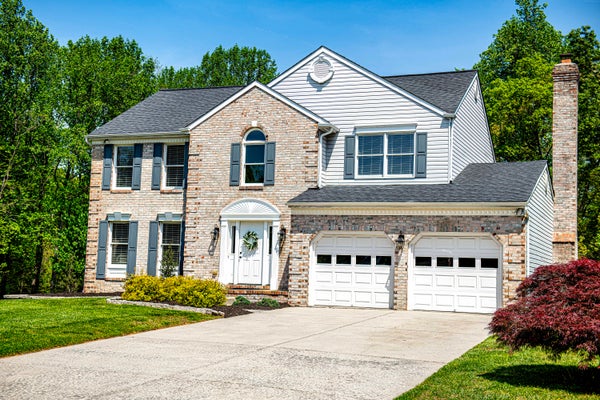 new listing, 4 bedroom house for sale, backyard with pool